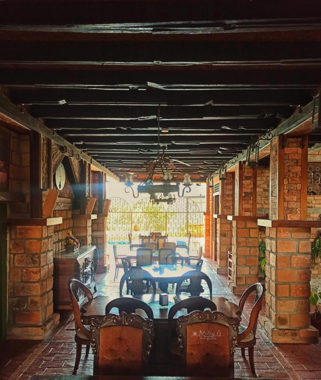 Hosteria De La Plaza Menor Santa Fe de Antioquia Luaran gambar