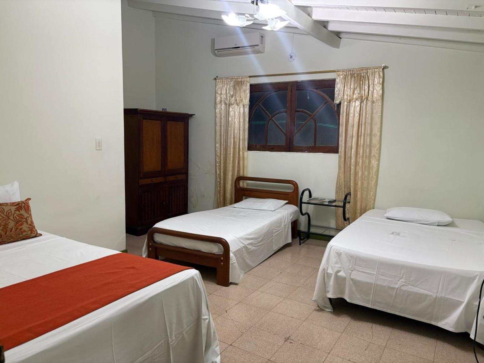 Hosteria De La Plaza Menor Santa Fe de Antioquia Luaran gambar
