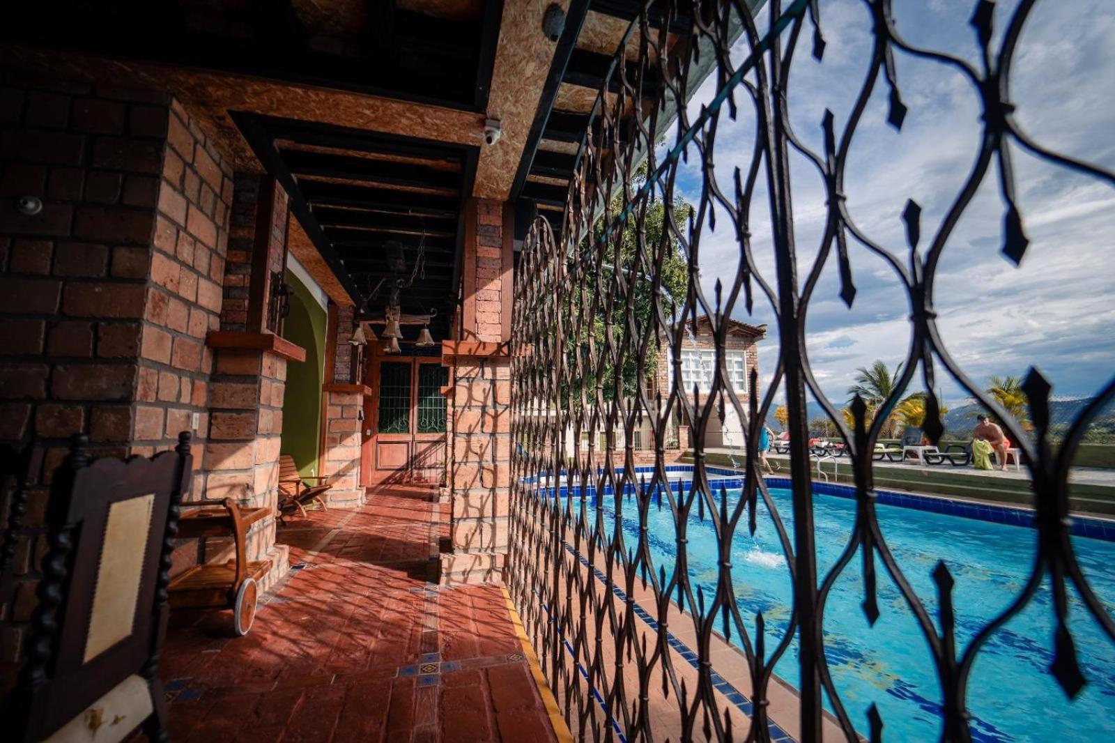 Hosteria De La Plaza Menor Santa Fe de Antioquia Luaran gambar