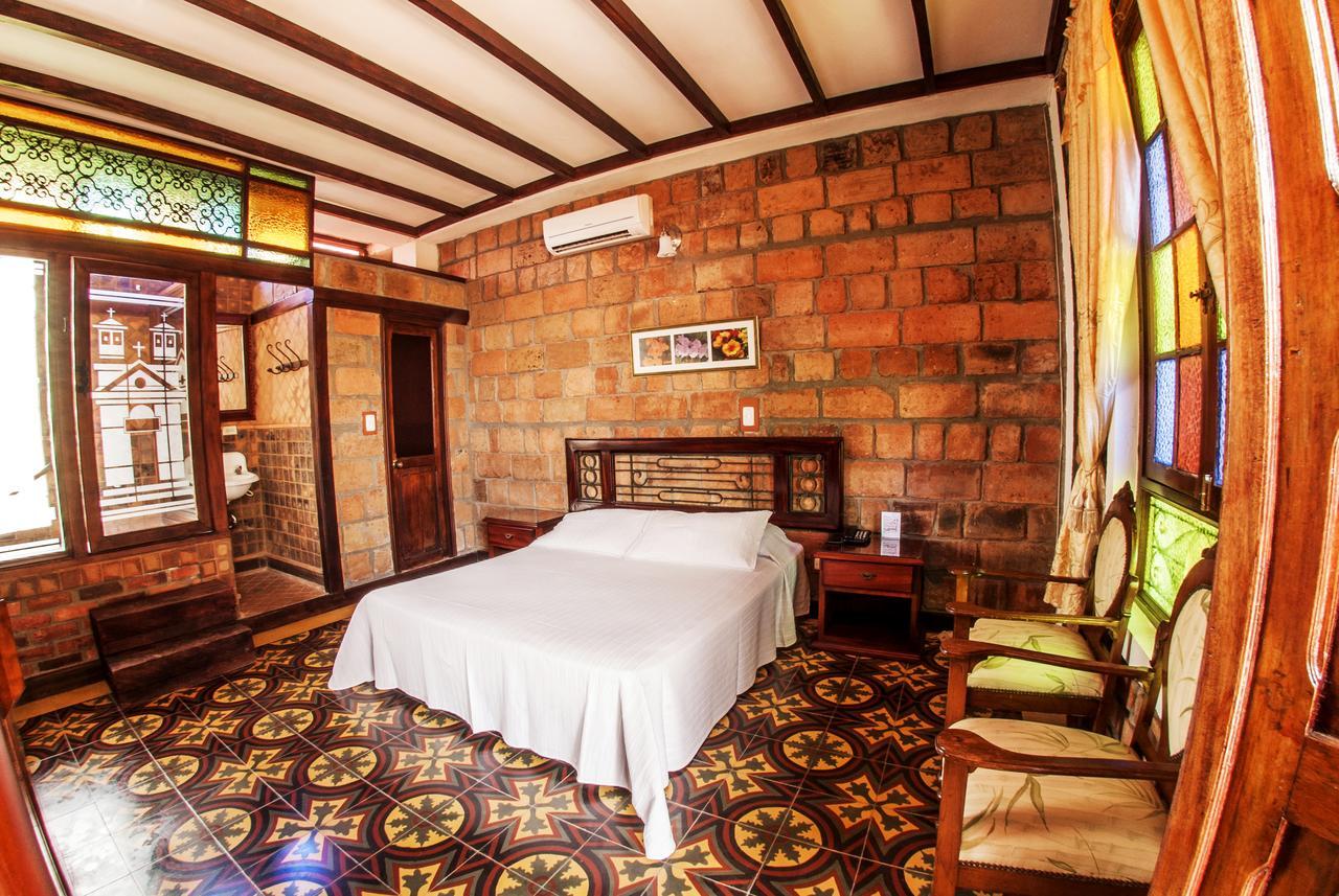 Hosteria De La Plaza Menor Santa Fe de Antioquia Luaran gambar